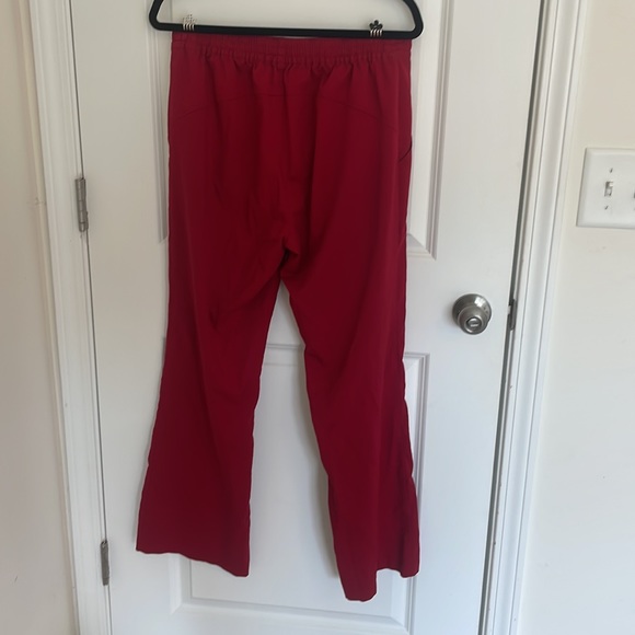 Lightly worn red scrub pants - Picture 3 of 4
